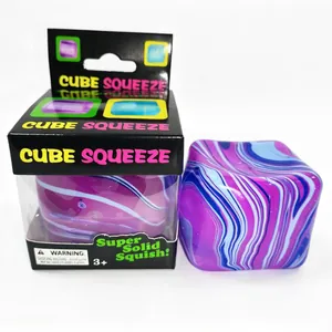 Cubo antistress con venature marmoree colorate e scatola di vendita al dettaglio