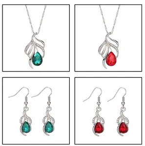 Elegantes silberfarbenes Schmuckset mit roten und grünen Tropfenkristall-Anhängern und Ohrringen