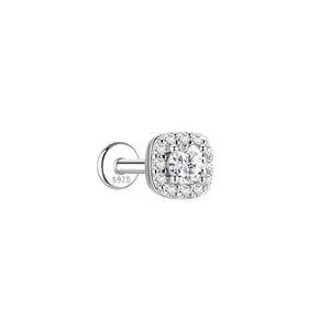 Detailansicht des S925 Sterling Silber Halo Labret mit rundem Moissanit-Stein