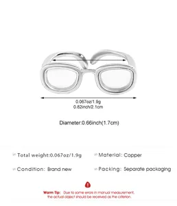 Dimensions détaillées de la bague en argent en forme de lunettes avec poids et matériau