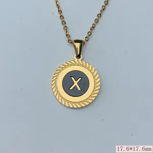 Detailansicht des goldenen Edelstahl-Rundanhängers mit Buchstabe X und 17,6 mm Markierung.