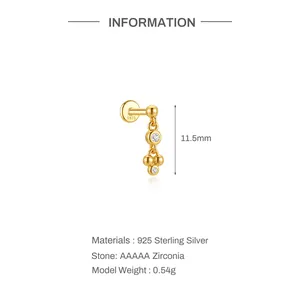 Dettaglio orecchino a bottone in argento S925 con info su dimensioni e materiale metallico