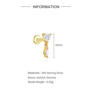 Dettaglio con dimensione 10mm e materiale argento dell'orecchino a lobo cuore.