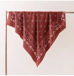 Großes quadratisches Tuch aus Wollmischung mit Retro-Paisley-Muster in Rostrot