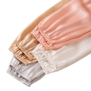 Manguitos de seda de protección solar en rosa, beige y blanco para uso exterior en verano