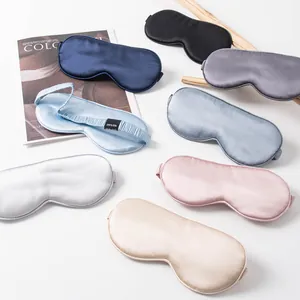 Une collection de masques de sommeil colorés en soie de mûrier pour le voyage et l'occultation