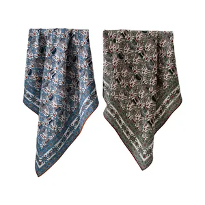 Premium zijden wollen vierkante sjaals met elegante vintage bloemmotieven in blauw en groen.