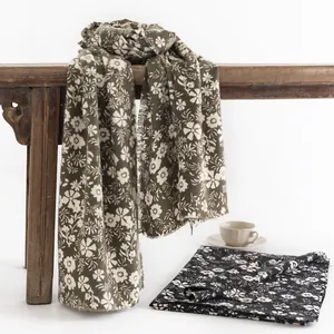 Elegante sjaal met madeliefjesprint en franjes voor warmte en stijlvol dagelijks