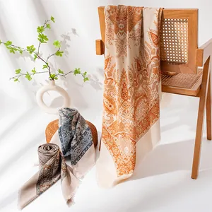 Luxuriöser Seiden-Wollschal mit Paisley-Muster, großes quadratisches Halstuch.