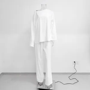 Ensemble de détente deux pièces blanc élégant et minimaliste de style français pour femmes