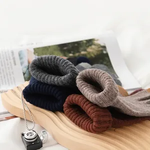 Guantes de punto de lana 100% gruesa en colores azul marino, gris y marrón