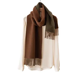 Elegante sciarpa spessa in lana d'agnello double-face marrone e verde per l'inverno