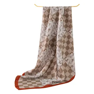 Pañuelo cuadrado de seda de morera de lujo con motivo de cuadros y estampado floral