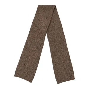 Écharpe unie marron en mélange de laine avec maille minimaliste élégante pour l'hiver