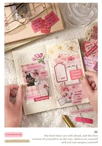 Detailansicht ästhetischer rosa Sticker mit englischen Zitaten für Journaling und Basteln