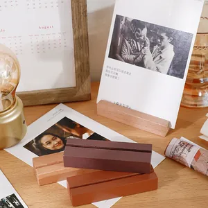 Minimalistischer hölzerner Schreibtisch-Kartenhalter für Fotos und Notizen