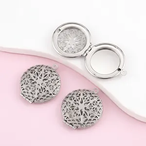 Detailansicht von 27mm Edelstahl-Medaillons mit Blumenmuster für DIY-Schmuckdesign