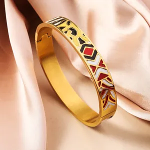 Modisches vergoldetes Emaille-Armband mit bunten geometrischen Tropfölmustern