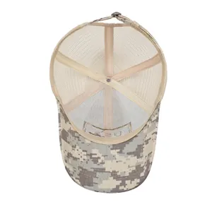 Vue détaillée du dos en filet respirant et du bord camouflage de la casquette
