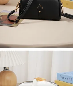 Gros plan d'un élégant sac bandoulière pour femme avec fermoir en forme de tulipe