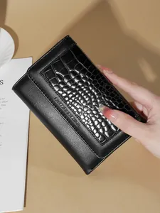 Elegante zwarte dames portemonnee met krokodillenprint, drievoudig opvouwbaar met grote capaciteit