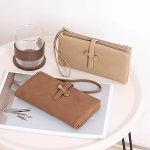 Elegante lange Ledergeldbörsen in Braun und Beige mit stilvollen Schnallen und Schlaufen