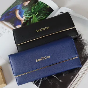 Luxe lange damesportemonnee van saffiano leer met een elegant gouden letterlogo