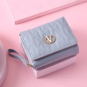 Eleganter graublauer kurzer Falt-Geldbeutel für Damen mit Wellen-Steppmuster und Gold-V-Logo