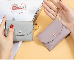 Mini portamonete compatti da donna in grigio e viola con chiusura a scatto e portachiavi