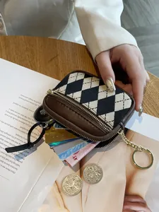 Mini-Münzbörse mit Rautenmuster, Reißverschluss und Schlüsselring für Karten