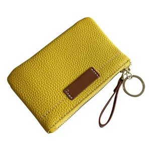 Petit porte-monnaie jaune en cuir grainé de qualité avec porte-clés et dragonne femme
