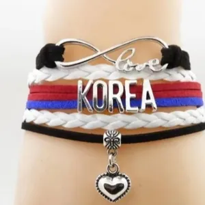 Bracciale intrecciato multistrato tema bandiera Corea del Sud con ciondoli cuore