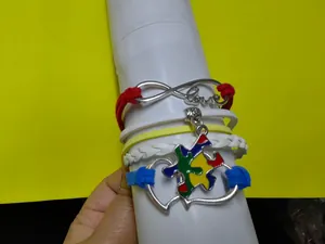 Mehrlagiges geflochtenes Armband mit Love-Unendlichkeit und Autismus-Puzzleteil-Anhänger