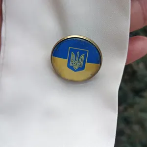 Retro Round Ukraine Flag Trident Brooch Pin Antique Bronze Alloy Glass Cabochon Badge Clothing Accessories Jewelry For Men Women