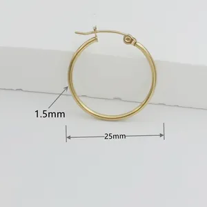 1,5 mm Edelstahl-Creole mit 25 mm Außendurchmesser, Gold-Finish-Detail.