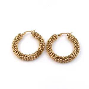 Pendientes de aro de acero inoxidable texturizado chapado en oro para mujeres