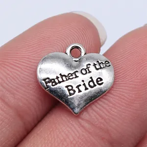 Vintage Antiksilber Zinklegierung Herz Anhänger Graviert Father Of The Bride Hochzeit DIY Schmuckherstellung Herz Charm