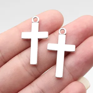 Coppia di ciondoli a croce in metallo argentato per gioielli fai da te 29x16mm