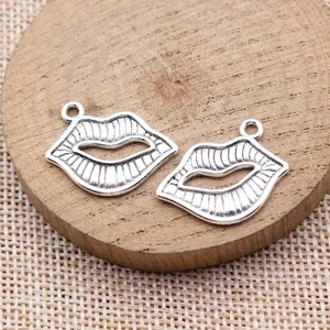 Antiek zilverkleurige lipvormige bedeltjes en hangers voor sieraden maken, 24x20mm