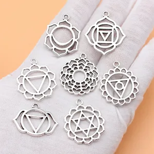 Set di 7 ciondoli chakra in argento antico per la creazione di gioielli da yoga