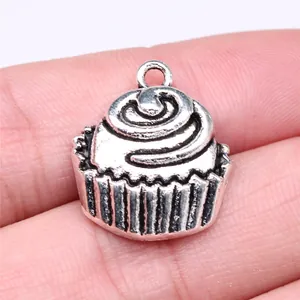 Antieke Legering Cupcake Bedeltjes Taart Vorm Hanger Voor DIY Sieraden Maken Vintage Stijl Handgemaakte Armband Ketting Hangers Accessoire
