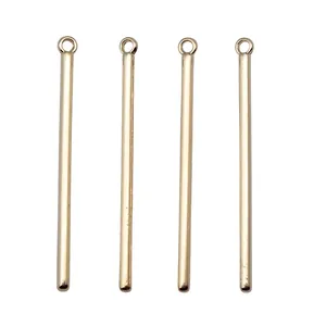 Set di quattro pendenti a barra lunga color oro KC 3x41mm accessori per orecchini