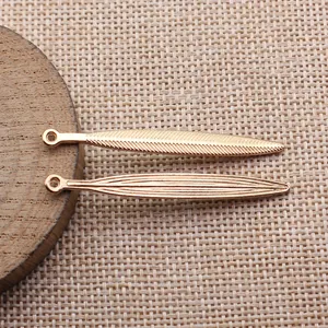 Elegante 51x5.5mm federförmige Metallanhänger für DIY-Schmuck und ZAKKA-Bastelarbeiten