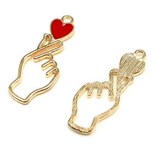Pendentif Rétro en Alliage de Zinc Geste de la Main Cœur de Doigt Avec Charme en Émail Rouge Pour Création de Bijoux DIY Collier Bracelet Charme Or KC Femme