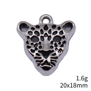 Leopard head hollow pendant in antique silver, 20x18mm and 1.6g weight