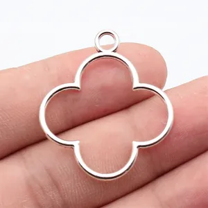 Pendentif cadre trèfle à quatre feuilles évidé en alliage de zinc pour création de bijoux