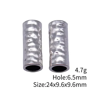 Par de cuentas de tubo de metal martillado plateado para rastas 24x9,6x9,6mm, agujero 6,5mm