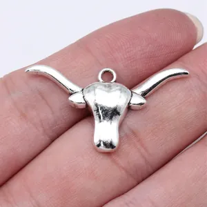 Vintage Antiksilber Stierkopf Anhänger Zinklegierung Longhorn Kuh Schädel Charms Für DIY Schmuckherstellung Retro Zubehör Anhänger