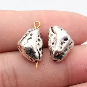Vintage Antique Silver Zinc Alloy Triangle Rock Shape Hole Bead Irregular Stone Spacer Beads For DIY Jewelry Making Accessories
