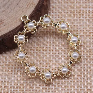 Colgante aro flor oro KC 33x29mm con perlas blancas para accesorios joyería bricolaje DIY
